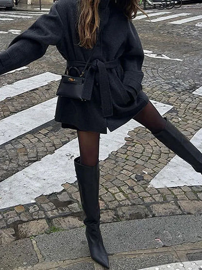 Manteau Court à Boutonnage Simple avec Ceinture pour Femme | Idéal pour l’Automne et l’Hiver