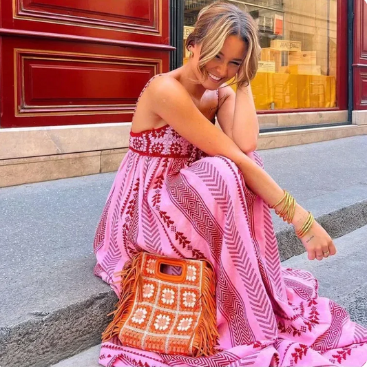 Robe Longue à Bretelles Fines avec Broderie et Détails Bohèmes pour Femme | Idéale pour les Journées d’Été