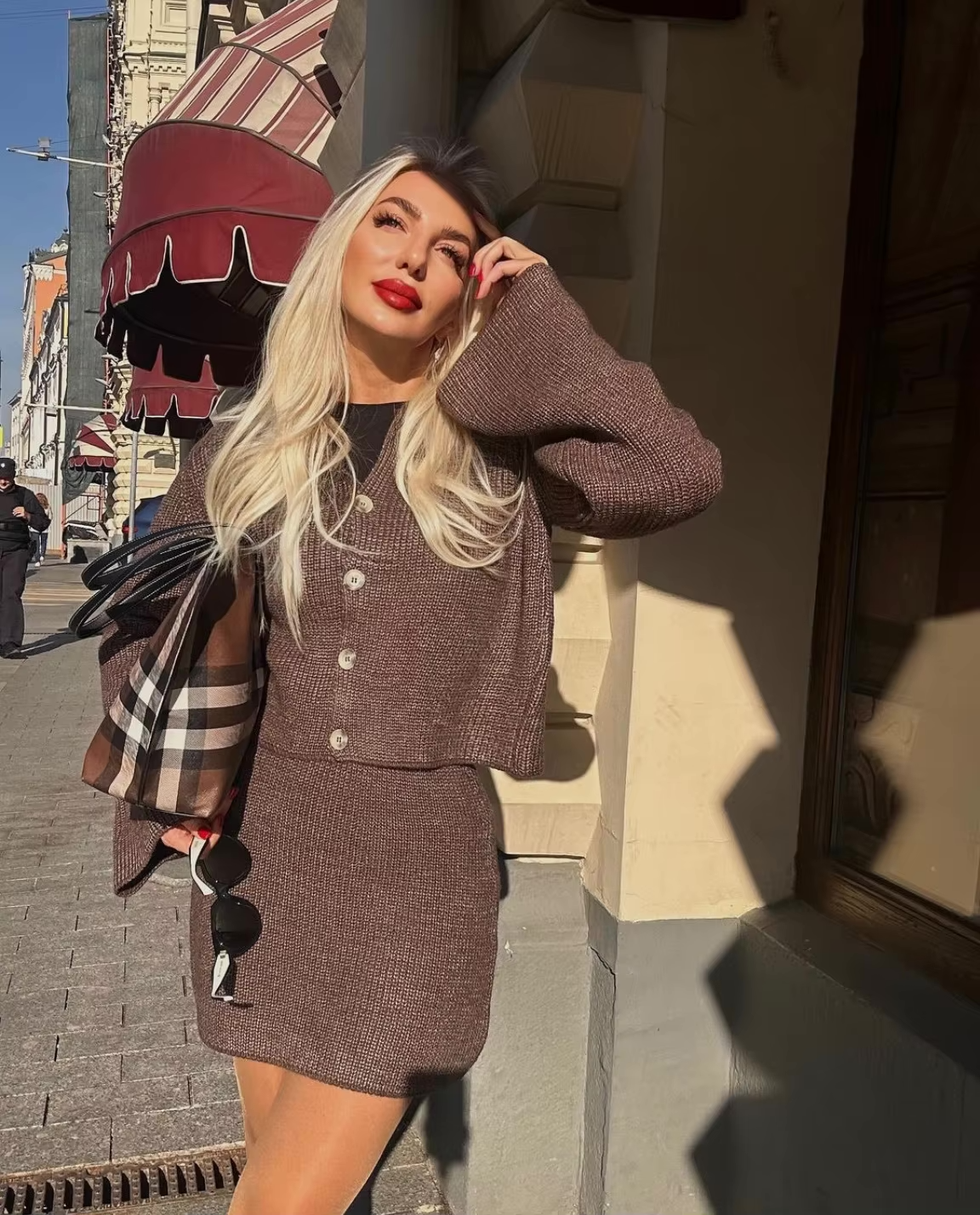 Ensemble Deux Pièces avec Cardigan et Jupe Ajustée pour Femme | Idéal pour le Quotidien