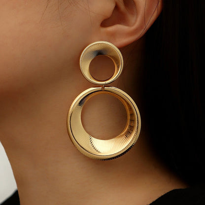 Boucles D'Oreilles Avec Cercles Dorés Et Effet 3D Pour Femmes | Idéal Pour Usage Quotidien Et Occasions