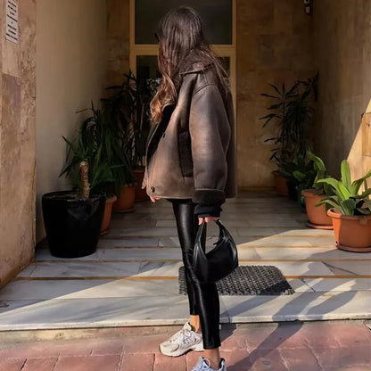 Veste d’Hiver avec Large Col et Fermeture à Boutons pour Femme | Idéale par Temps Froid