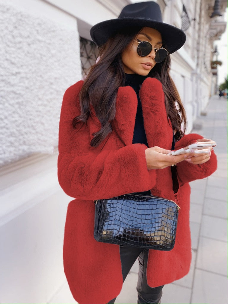 Manteau Mi-Long avec Finition en Fausse Fourrure pour Femme | Idéal pour l’Automne et l’Hiver