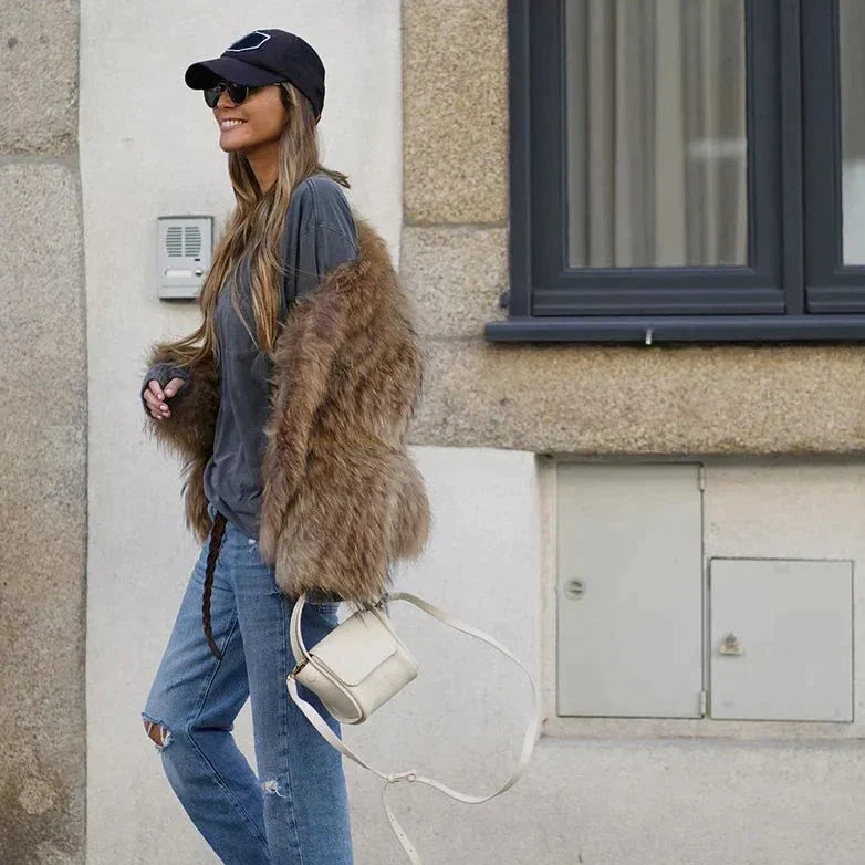 Veste Courte avec Manches Longues pour Femme | Idéale pour l’Hiver