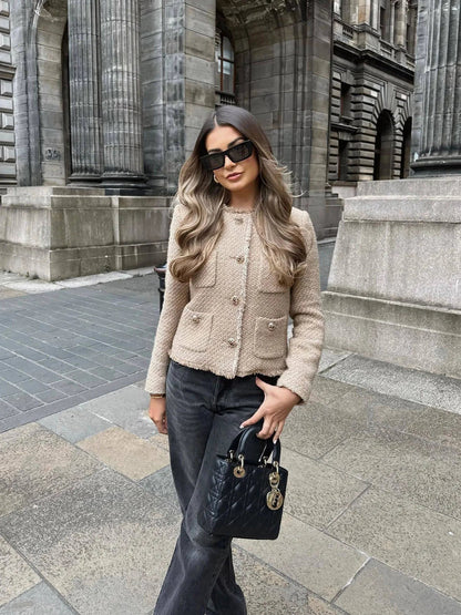 Blazer Court Structuré à Coupe Ajustée pour Femme | Idéal pour le Travail et le Quotidien