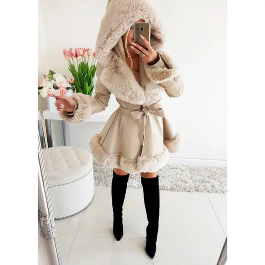 Manteau Long à Capuche avec Col Bordé pour Femmes | Idéal pour la Saison Hivernale