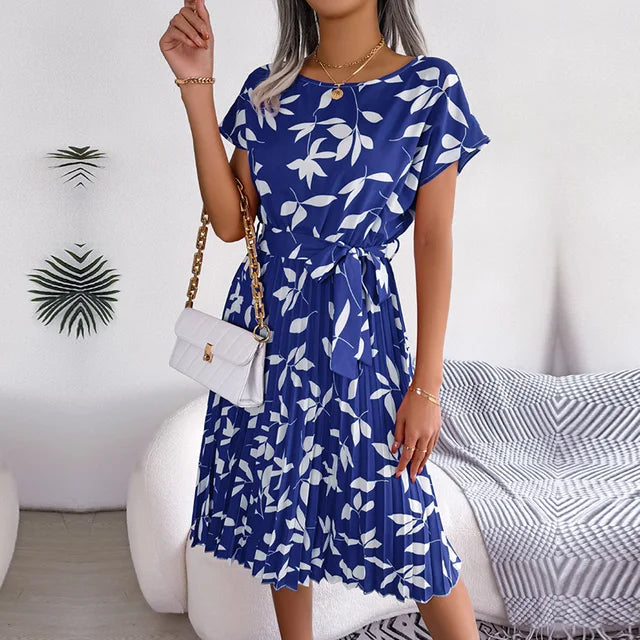 Robe d’Été à Motif Fleuri Bleu avec Coupe Aérée pour Femme | Idéale pour les Journées Chaudes