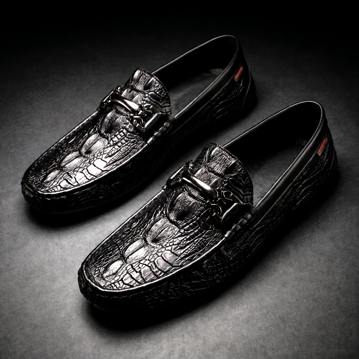 Mocassin à motif effet croco et ornement métallique pour homme | Idéal pour l’automne