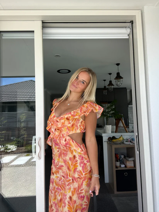 Robe Cintrée avec Volants et Détail Découpé pour Femme | Idéale pour le Printemps et l'Été