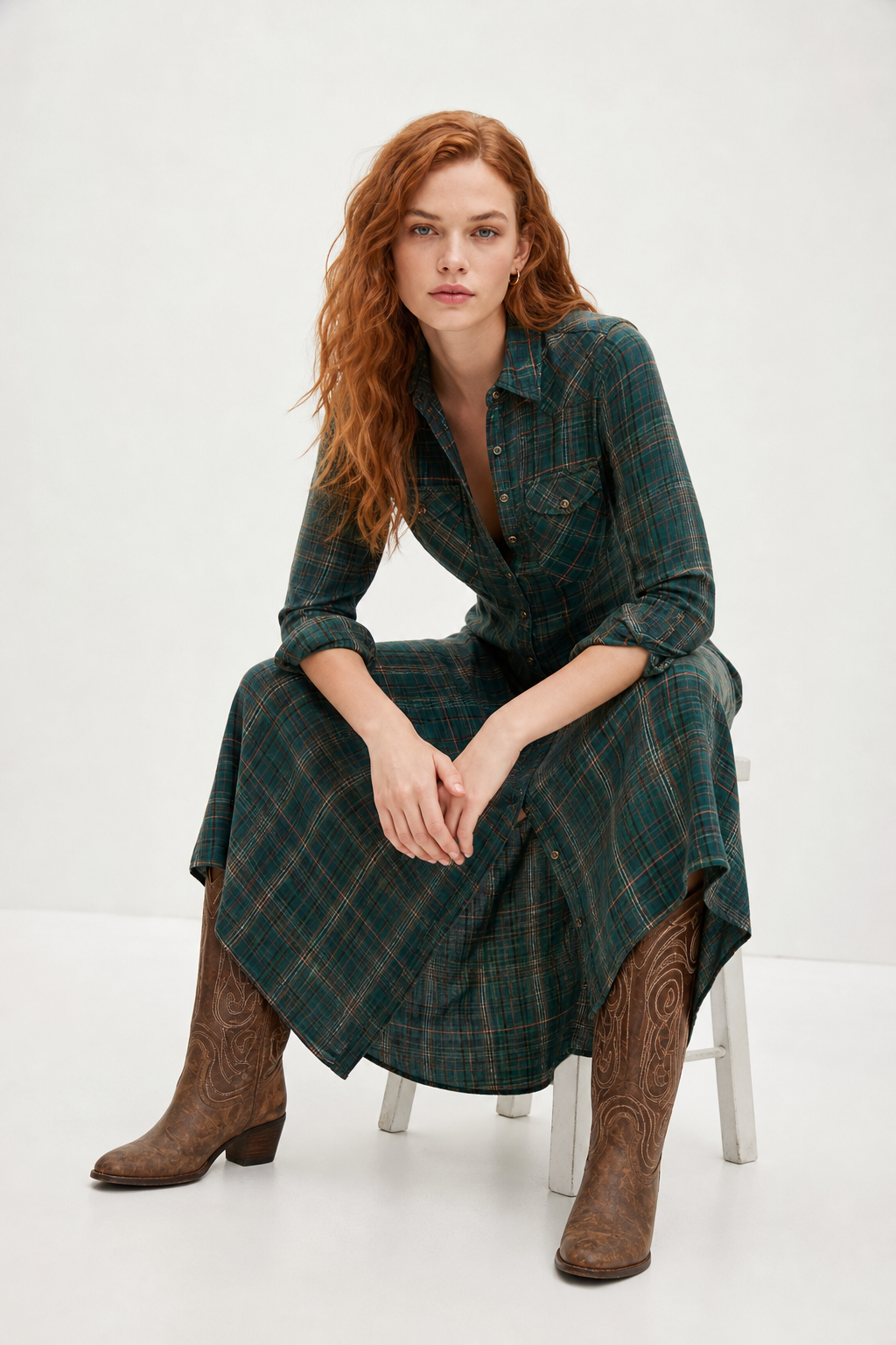 Robe maxi à carreaux avec col chemise pour femmes