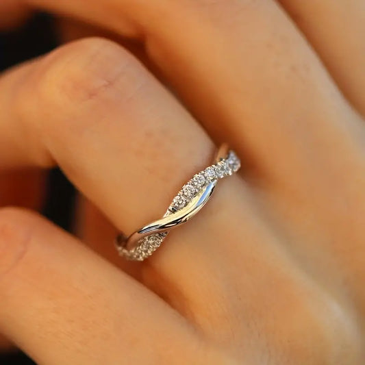 Bague Torsadée avec Détails En Relief | Idéale pour Les Occasions Spéciales