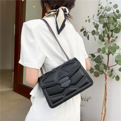 Sac Crossbody Rectangulaire avec Chaîne pour Femmes | Idéal pour le Quotidien