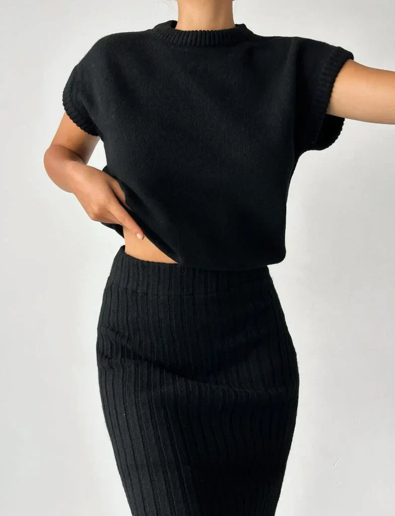 Ensemble Deux Pièces avec Gilet Sans Manches et Jupe Tricotée pour Femme | Idéal pour les Occasions Décontractées