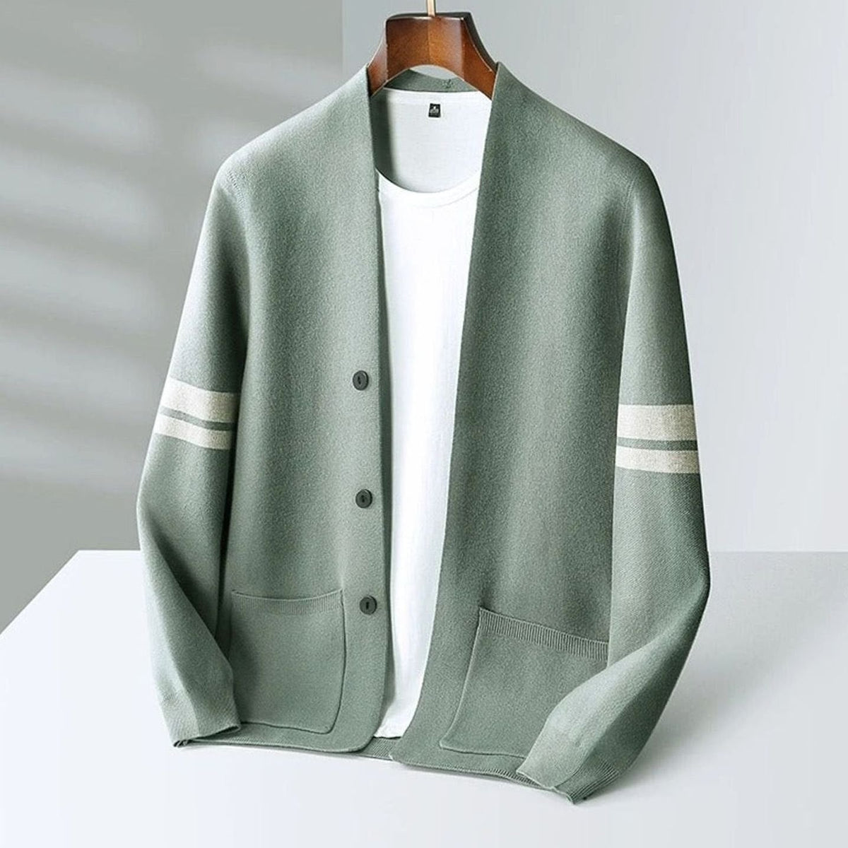 Cardigan à rayures et poches pour hommes