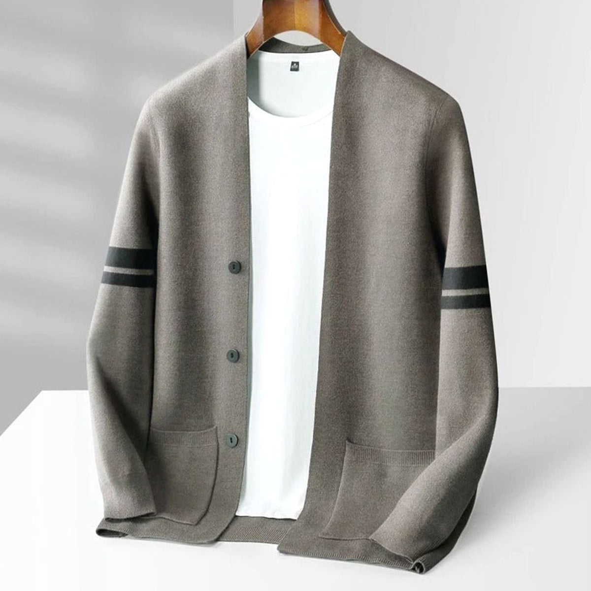 Cardigan à rayures et poches pour hommes