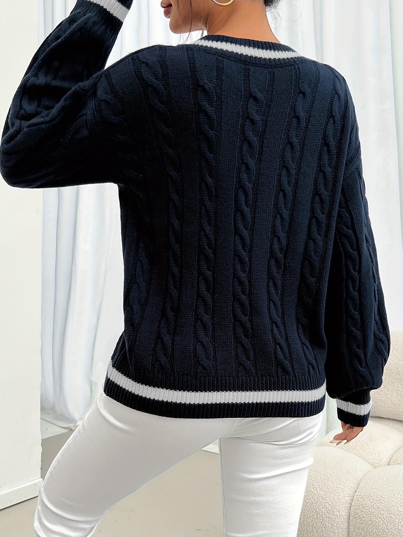 Pull à Manches Longues avec Motif Torsadé et Col V pour Femmes | Idéal pour l’Hiver et l’Automne