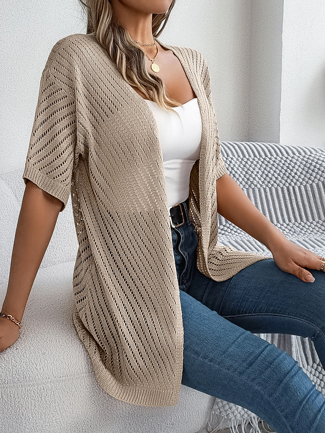 Cardigan long à motif ajouré et manches courtes pour femme | Idéal pour la mi-saison