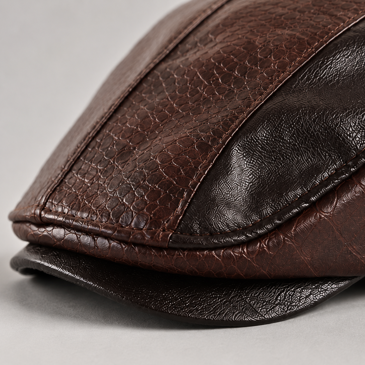 Casquette plate à surpiqûres pour homme