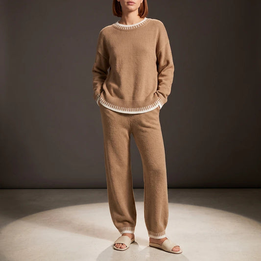 Ensemble à liseré blanc pour femmes