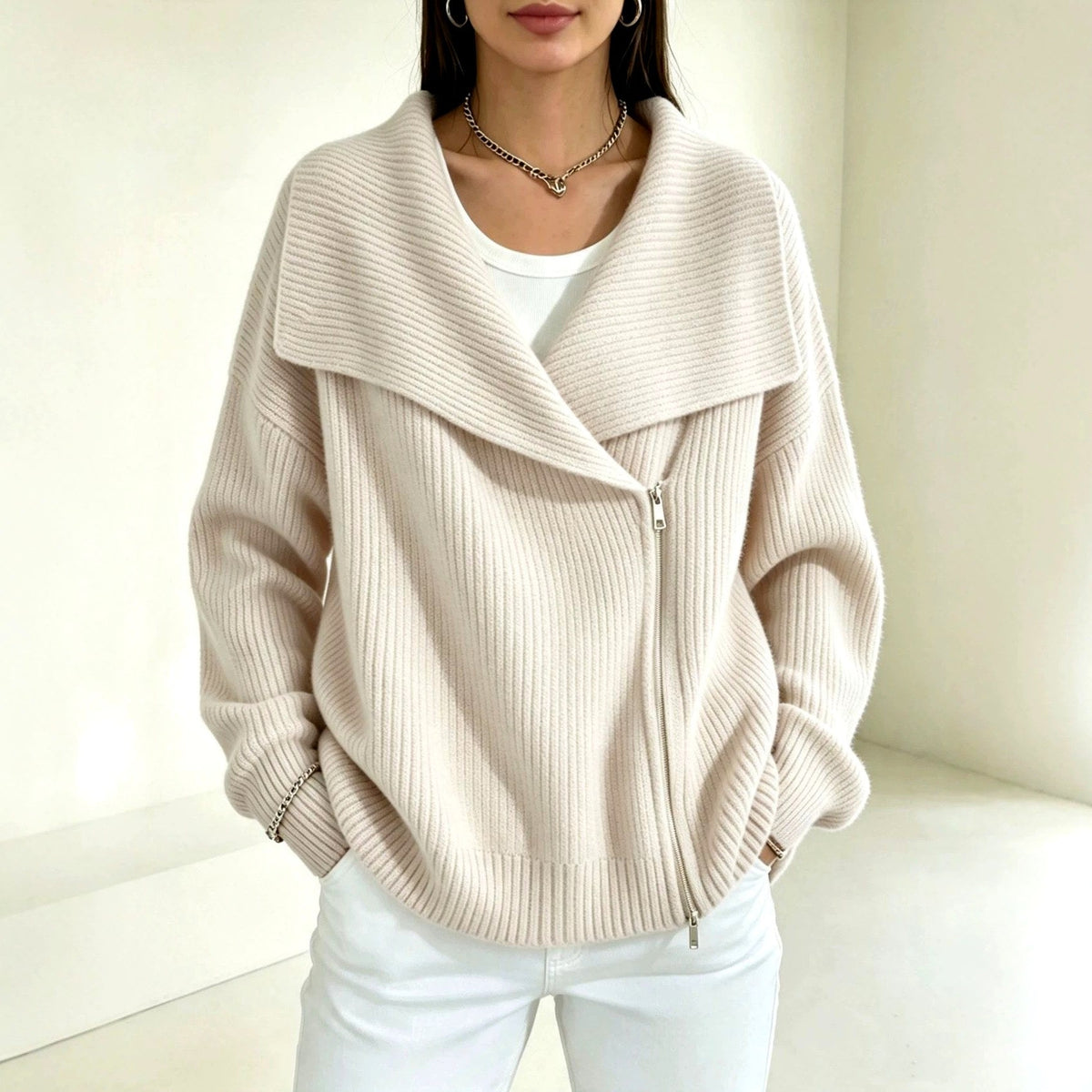 Gilet zippé à col large pour femmes