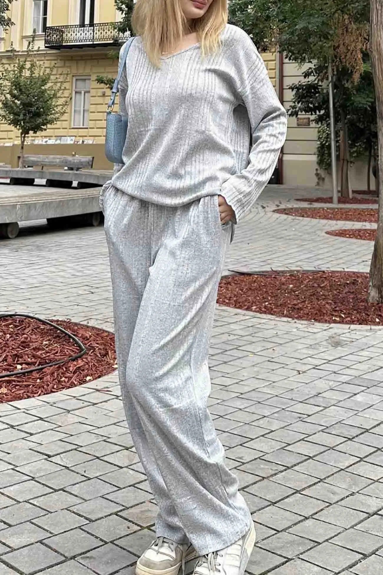 Ensemble Deux Pièces À Col En V avec Pantalon Long pour Femmes | Idéal pour Un Usage Quotidien