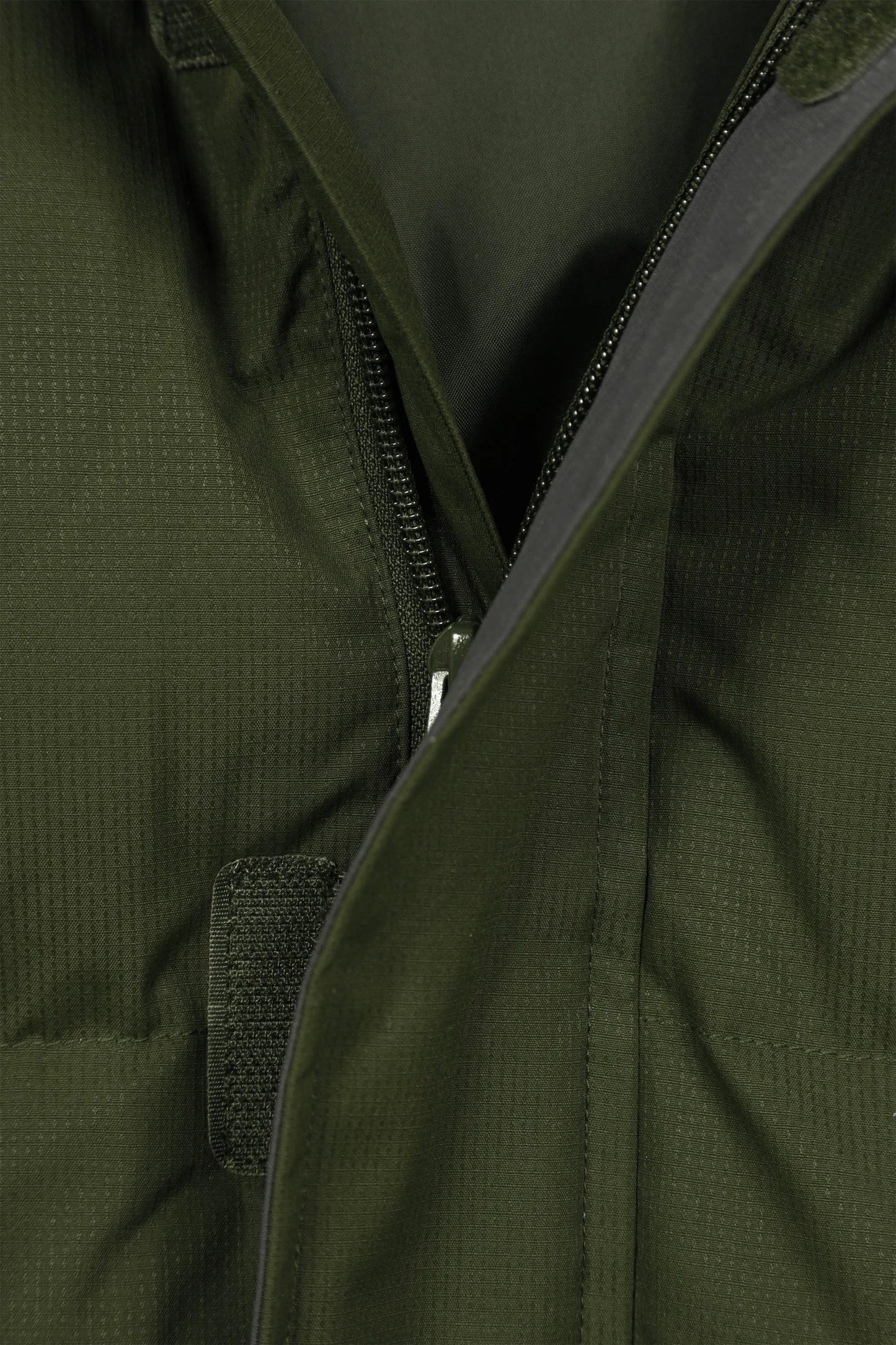 Veste Matelassée avec Capuche et Poches Zippées pour Homme | Idéale pour l’Hiver