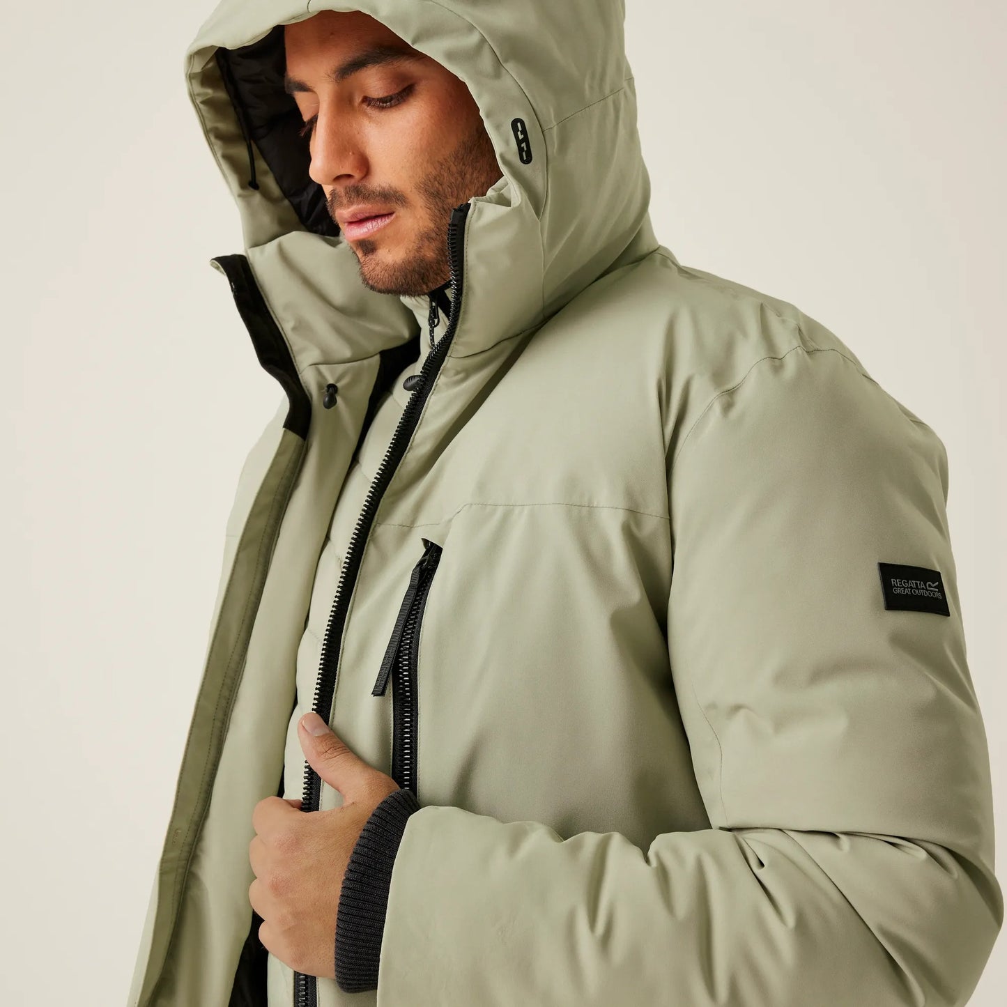 Veste Matelassée avec Capuche et Poches Zippées pour Homme | Idéale pour l’Hiver