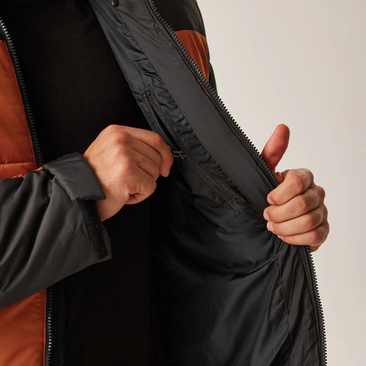 Veste Matelassée avec Fermeture Zippée et Ourlet Ajustable pour Homme | Idéale pour l’Hiver