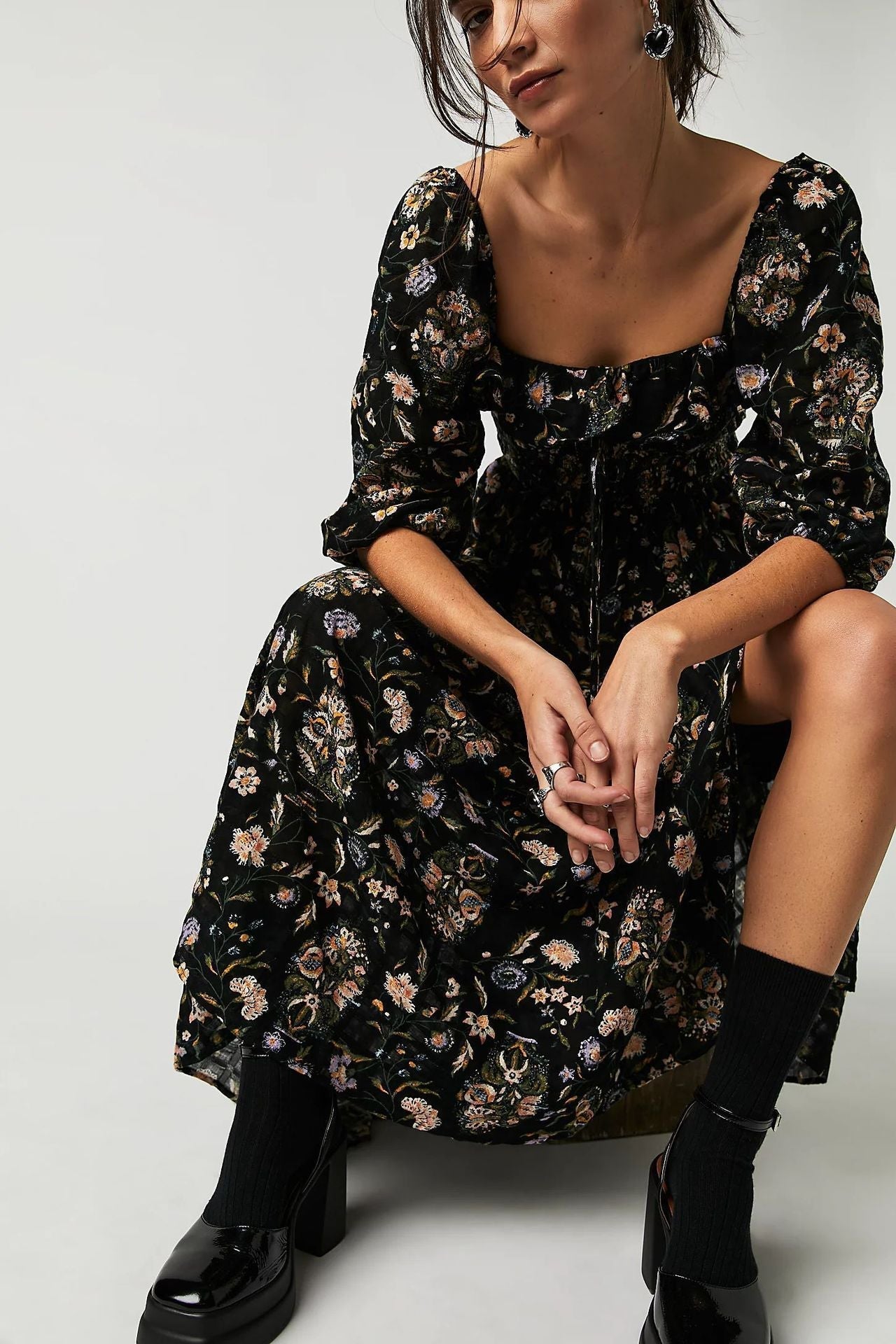 Robe Midi À Imprimé Floral Avec Corsage Smocké Et Manches Longues Pour Femmes | Adaptée Aux Tenues Décontractées