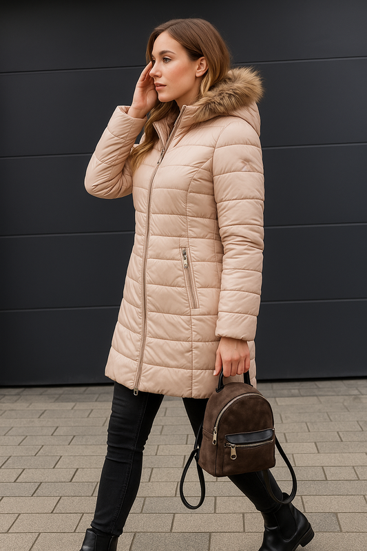 Manteau Matelassé Long avec Capuche et Col Bordé pour Femmes | Idéal pour l’Hiver