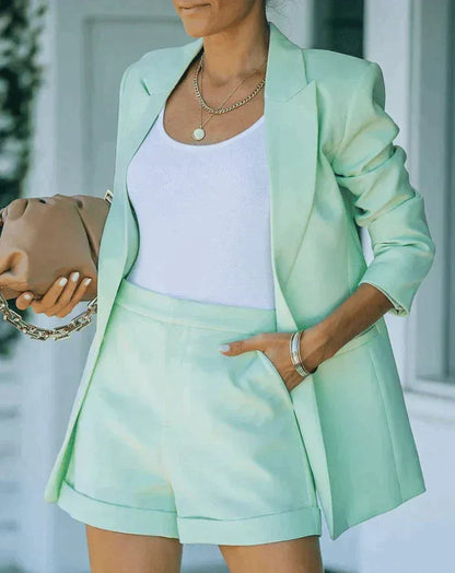 Ensemble Blazer et Shorts à Coupe Droite pour Femme | Idéal pour le Bureau et les Sorties