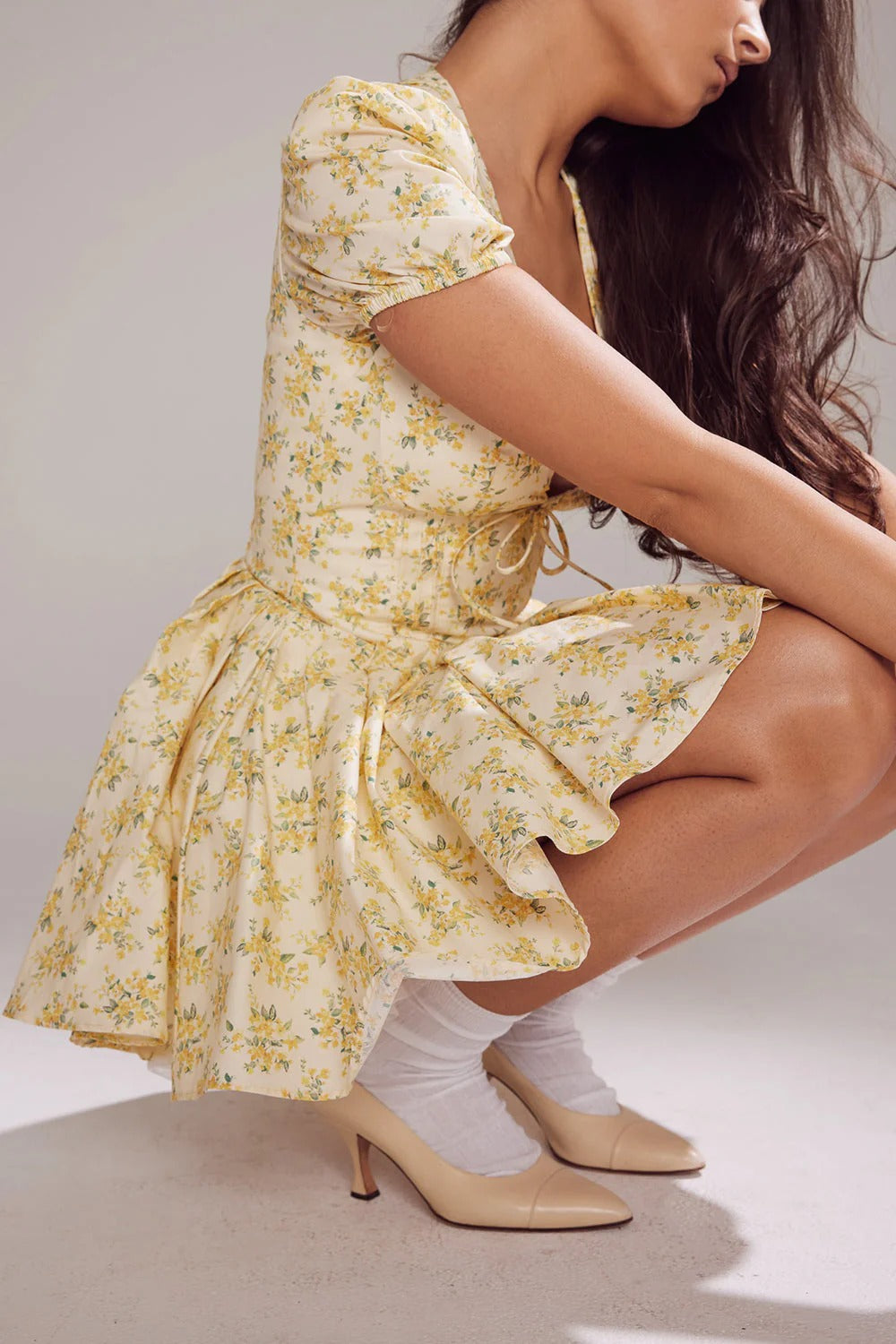 Robe Courte à Imprimé Floral et Col en V pour Femme | Idéale pour le Printemps ou les Journées Décontractées
