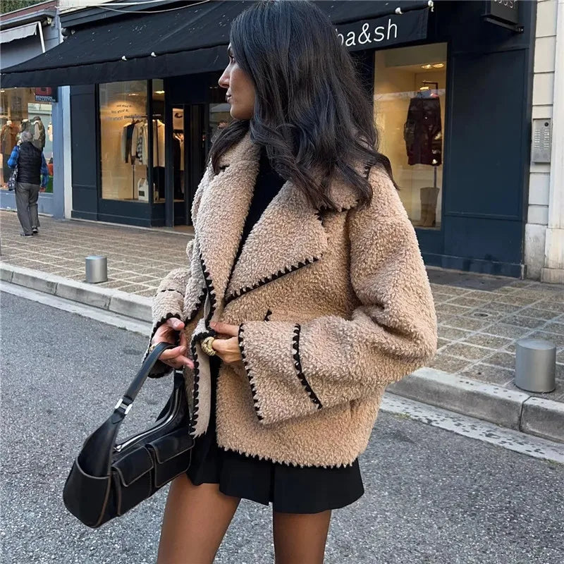 Manteau court à col tailleur pour femmes