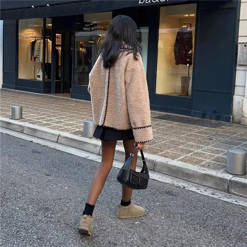 Manteau court à col tailleur pour femmes