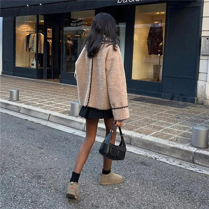 Manteau court à col tailleur pour femmes
