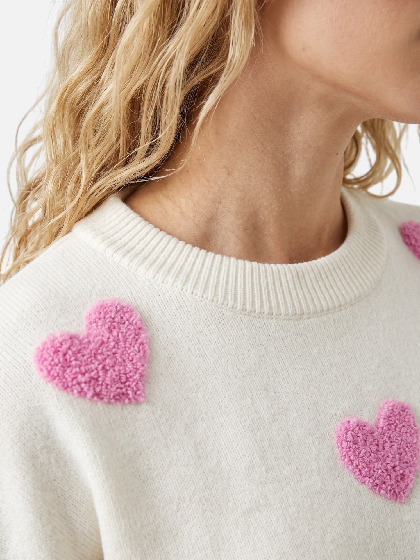 Pull à col rond et motif cœurs en relief pour femme | Idéal pour l'automne