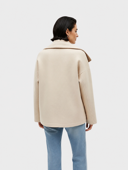 Manteau court à col rabattu et fermeture croisée pour femme | Idéal pour l’hiver
