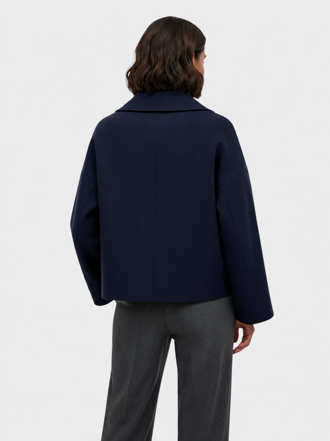 Manteau court à col rabattu et fermeture croisée pour femme | Idéal pour l’hiver