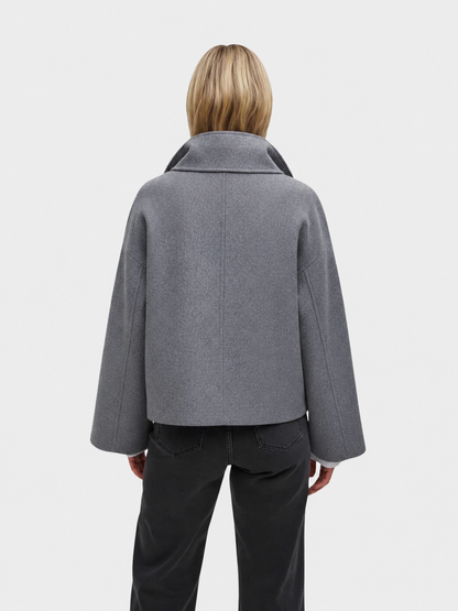 Manteau court à col rabattu et fermeture croisée pour femme | Idéal pour l’hiver