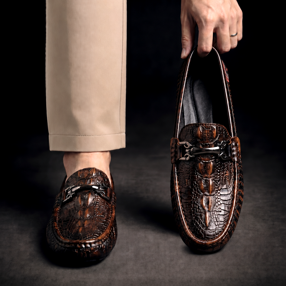 Mocassin à motif effet croco et ornement métallique pour homme | Idéal pour l’automne