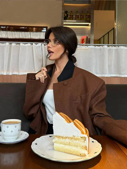 Veste courte à col noir pour femmes