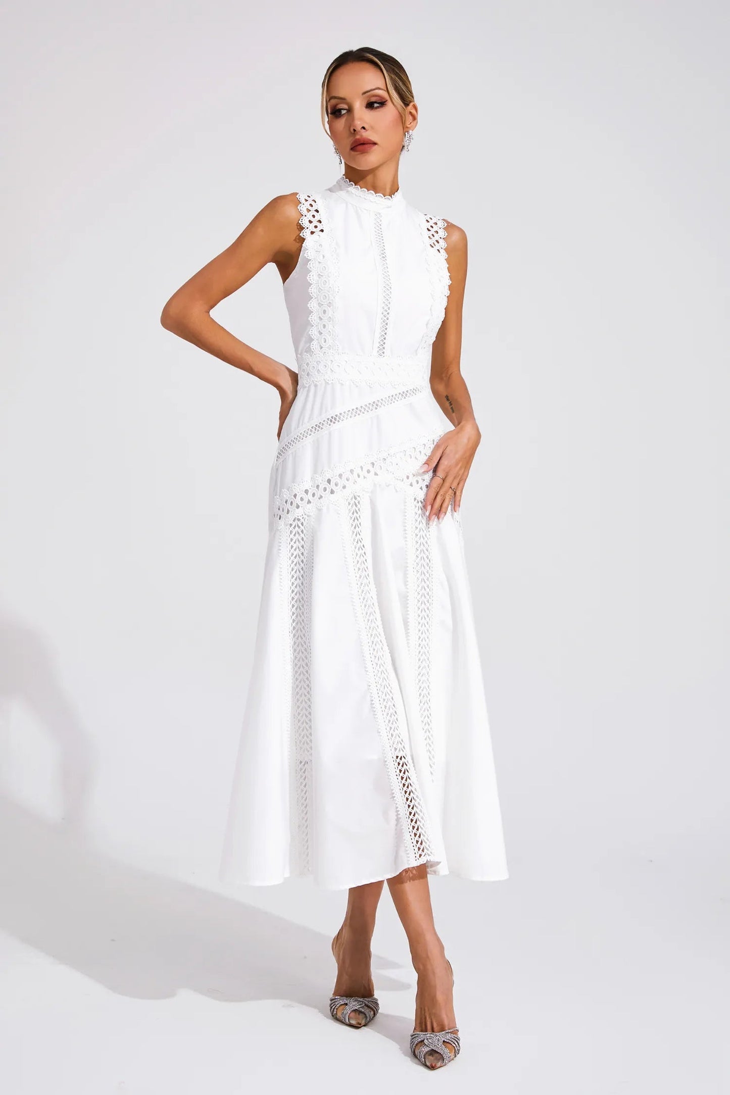 Robe Midi Sans Manches avec Détail Dentelle pour Femme | Idéale pour les Événements et Occasions d’Été