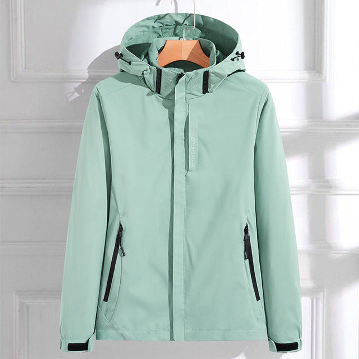 Veste à capuche avec poches zippées pour femme | Idéal pour les sorties en extérieur