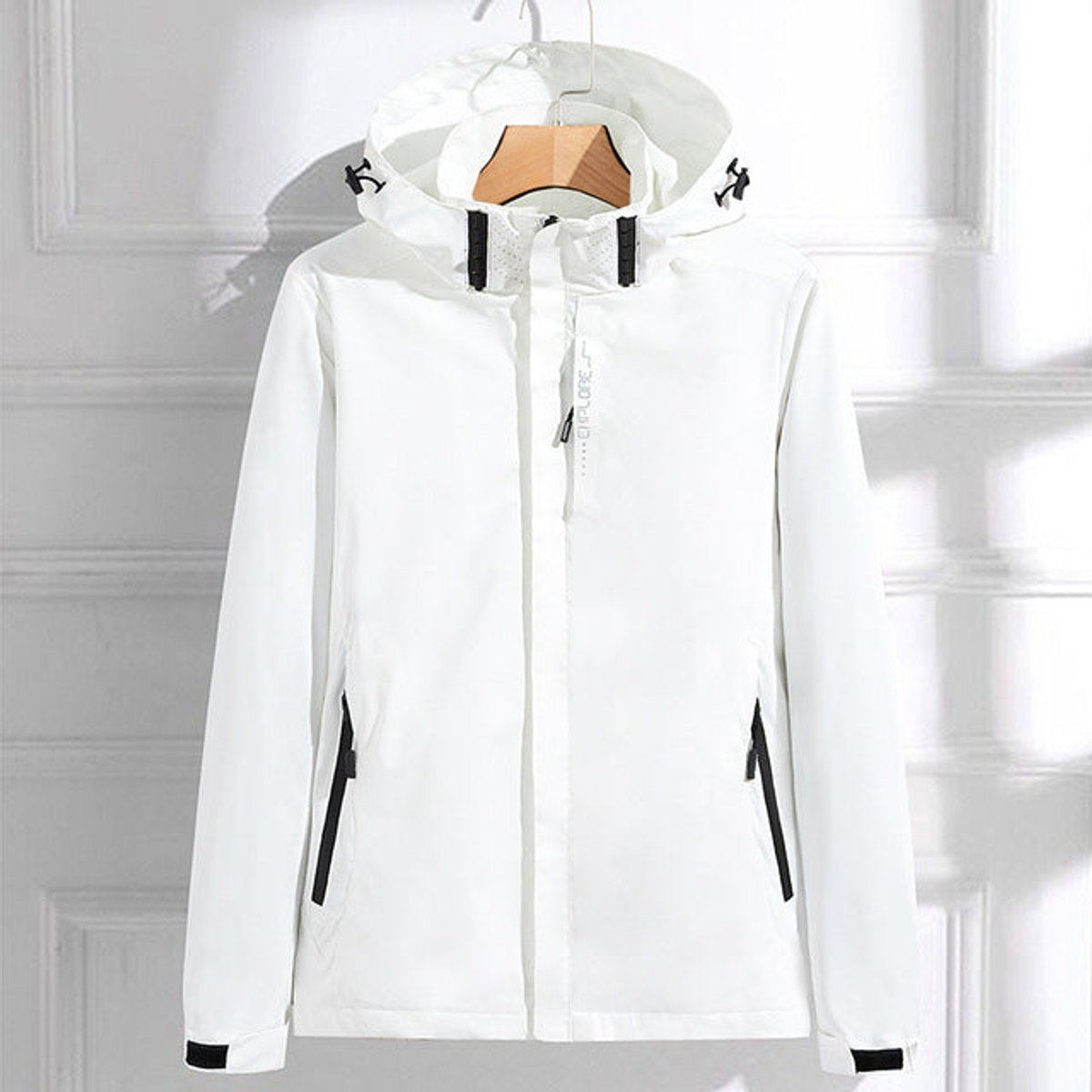 Veste à capuche avec poches zippées pour femme | Idéal pour les sorties en extérieur
